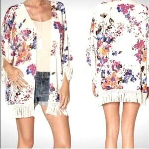 Women's White Floral Boho Y2K Hippie Casual kimono with fringe size Large.
